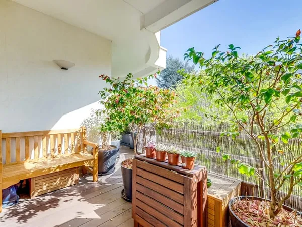 NEUILLY-SUR-SEINE - PARMENTIER - 5 PIECES - 3 CHAMBRES - TERRASSE- POSSIBILITE PARKING