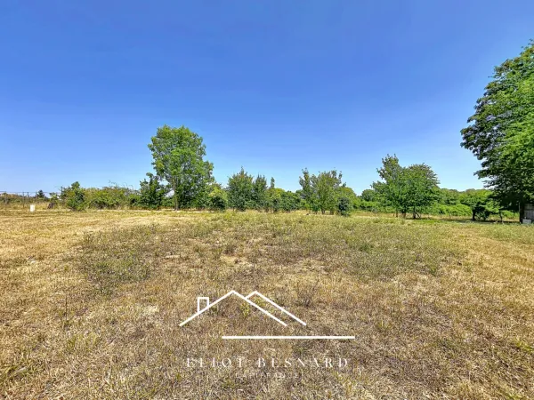 Terrain 688 m²