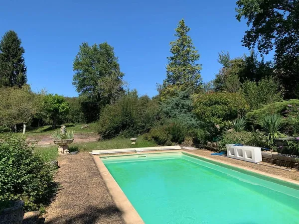 Maison 7 pièces 230 m²