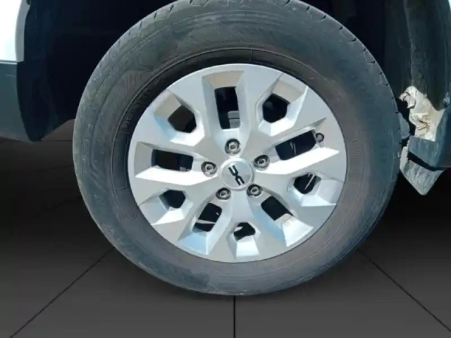 Dacia Duster 1.0 eco-g 100ch expression 4x2 — photo 11
