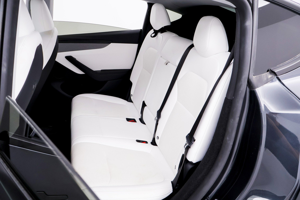 Tesla Model Y — photo 27