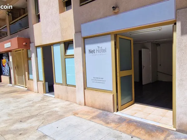 A Louer Local Commercial Antibes Juan-les-pins 42m² Belle vitrine / Climatisé