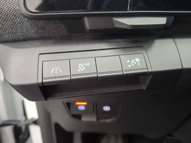 Renault Megane e-tech ev60 130ch super charge — photo 33