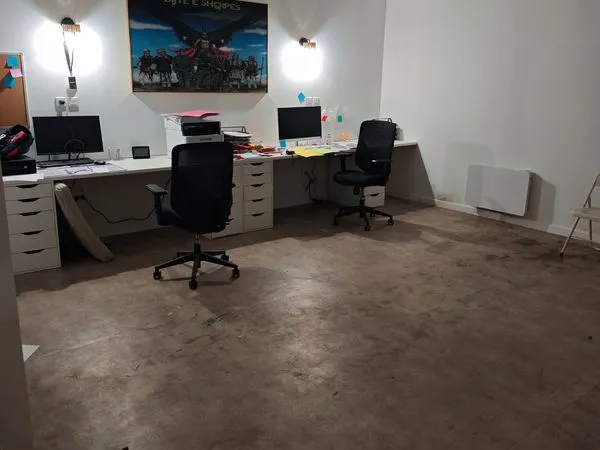 Local de stockage sécurisé avec bureau wifi 140m²