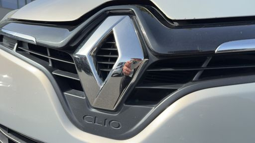 Renault Clio 1.2 TCe 120 EDC - Initiale Paris – 2016 – 120969 km – Essence – Boîte Automatique — photo 8