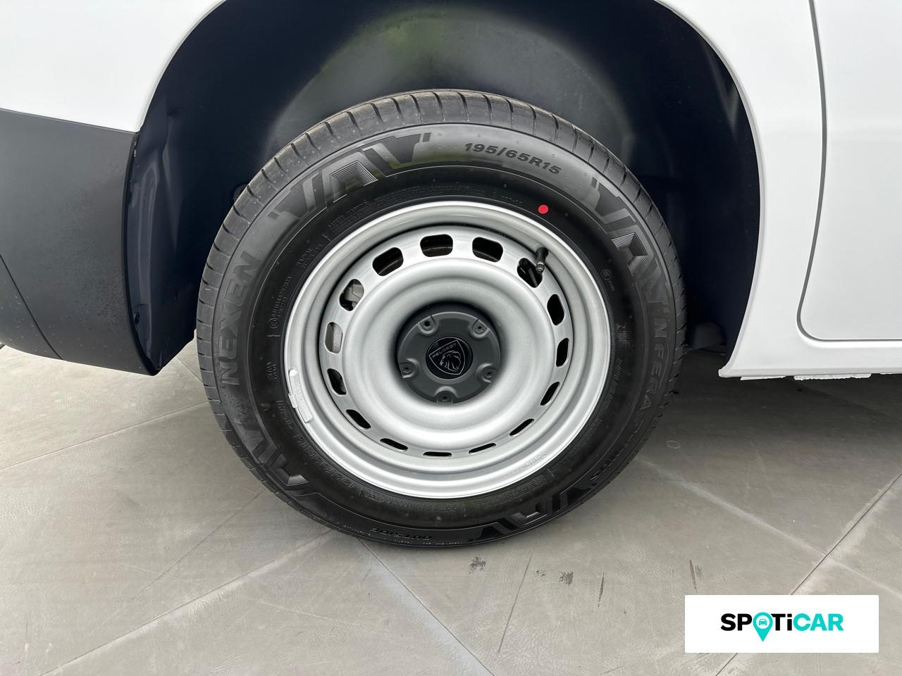Peugeot Partner m essence 110ch — photo 11