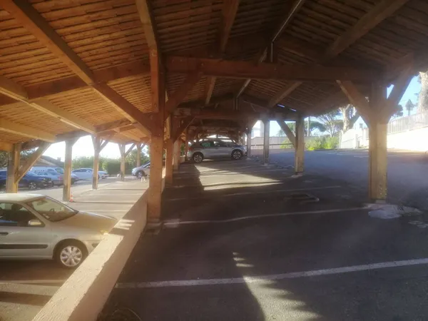 Parking 12 m²