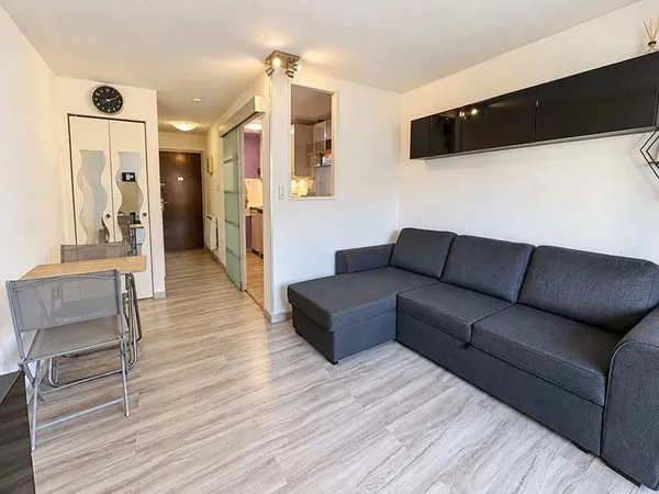 **Exclusivité **Plage & Bord De Mer * *Appartement 3 pièces en duplex au dernier étage + Cellier ** 