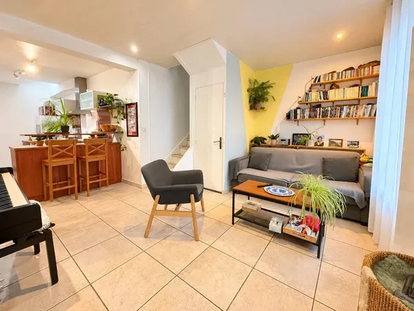 MAISON SANS TRAVAUX AVEC TERRASSE ET PARKING PRIVATIF