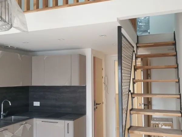 2/3 pièces style loft immeuble récent