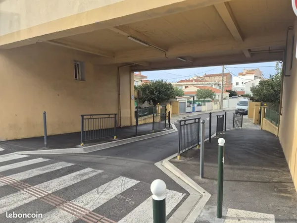 Place de Parking à 1 minute de la gare. Rue Augustin Fresnel, Perpignan
