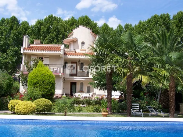 Maison 10 pièces 285 m²