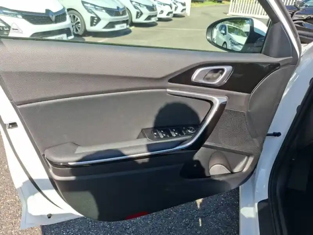 Kia Ceed sw 1.5 t-gdi 140 ch bvm6 — photo 14