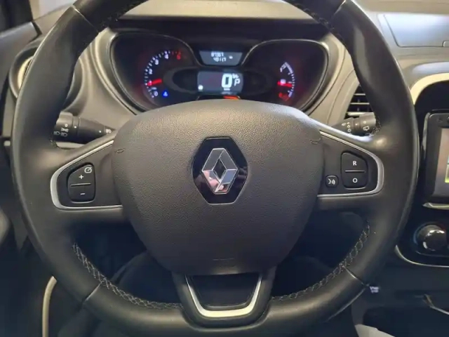 Renault Captur dci 90 energy edc — photo 36
