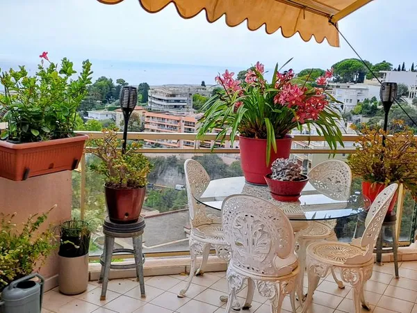 645.000 Appartement Nice Ouest,100m2, 3 chambres, 2 garages, piscine