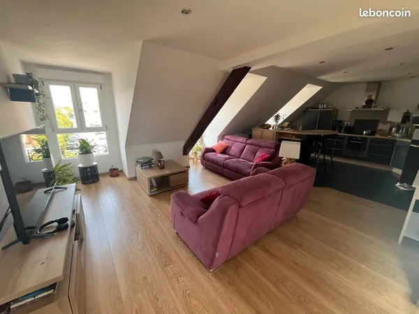 APPARTEMENT 5 PIÈCES - 103 m² - DERNIER ÉTAGE - CENTRE-VILLE DE CERNAY