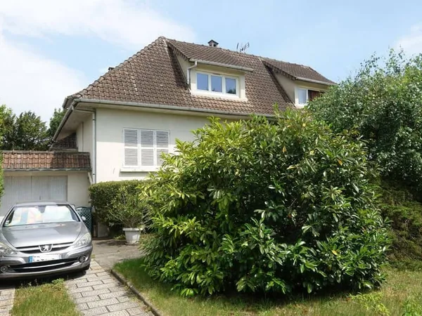 Maison 7 pièces 200 m²