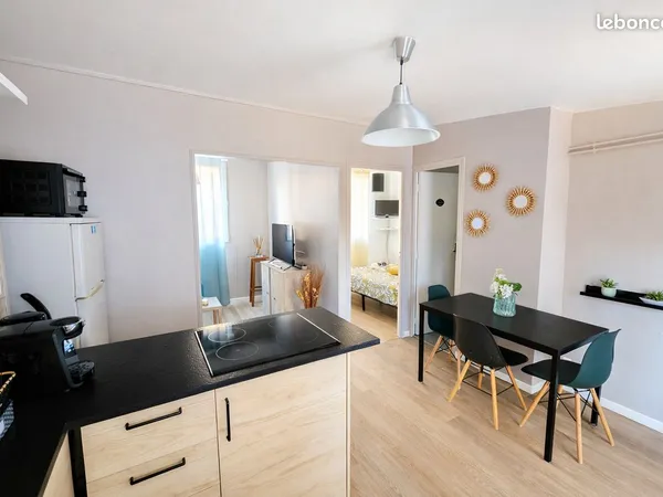 T3 meublé 29 m² rénové + balcon, port de La Seyne