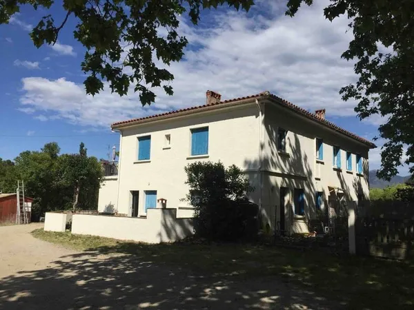 Maison 16 pièces 304 m²