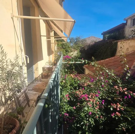 MEDIATHEQUE : Appartement de type 3 avec balcon - cave- local à vélo