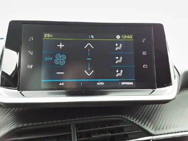 Peugeot 208 electrique 50 kwh 136ch — photo 17
