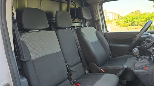 Renault Kangoo 1.5 Blue dCi 115 - Extra R-Link – 2020 – 119000 km – Diesel – Boîte Manuelle — photo 15
