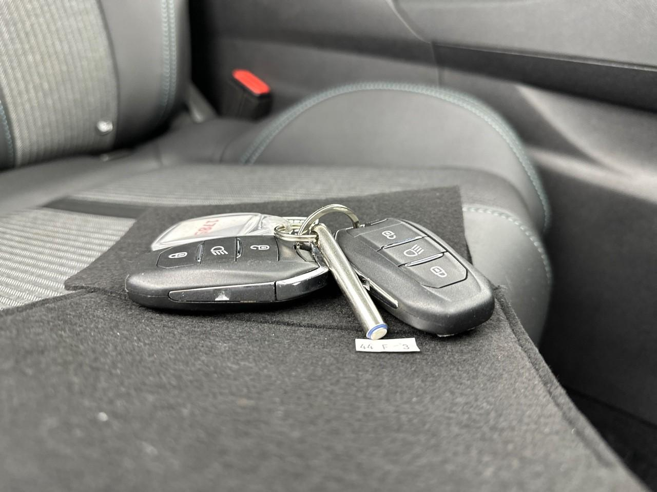 Peugeot 3008 puretech 130ch s&s eat8 allure pack — photo 34