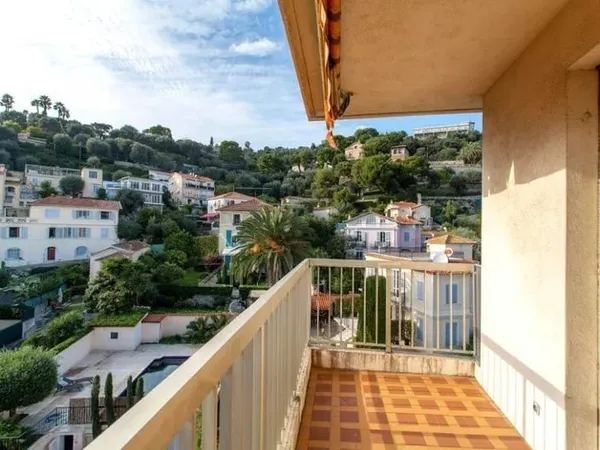 Beaulieu-sur-Mer - Magnifique appartement en dernier étage avec terrasse et garage