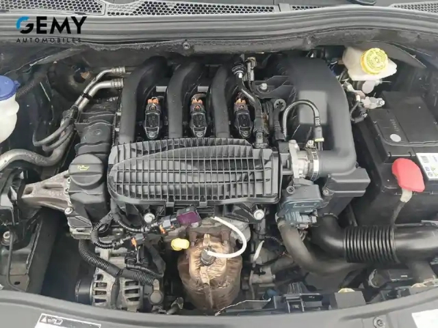 Peugeot 2008 1.2 puretech 82ch bvm5 — photo 12