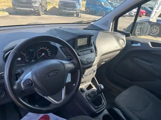 Ford Transit Courier fourgonnette 1.0e 100ch stop&amp;start trend — photo 3