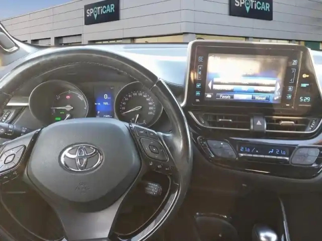Toyota C-Hr hybride 122h collection — photo 10
