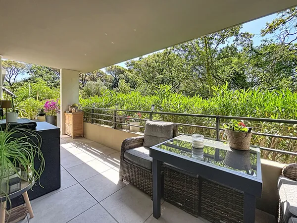 FREJUS - Appartement 3 pièces de standing ? Résidence 2018 avec piscine, calme absolu et pleine natu