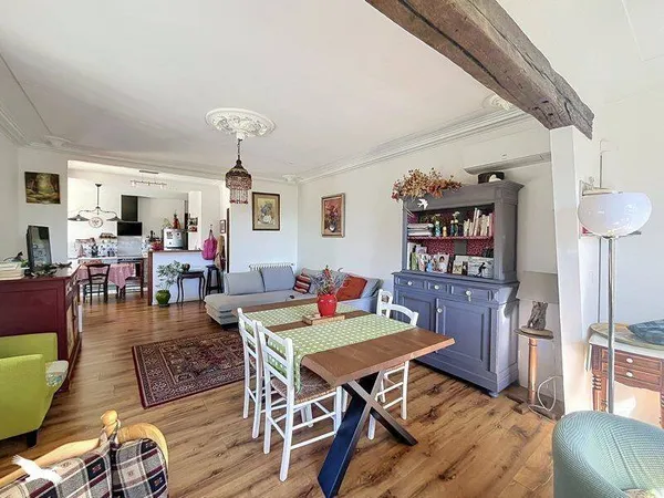 Maison de plain-pied 7 pièces 141 m²