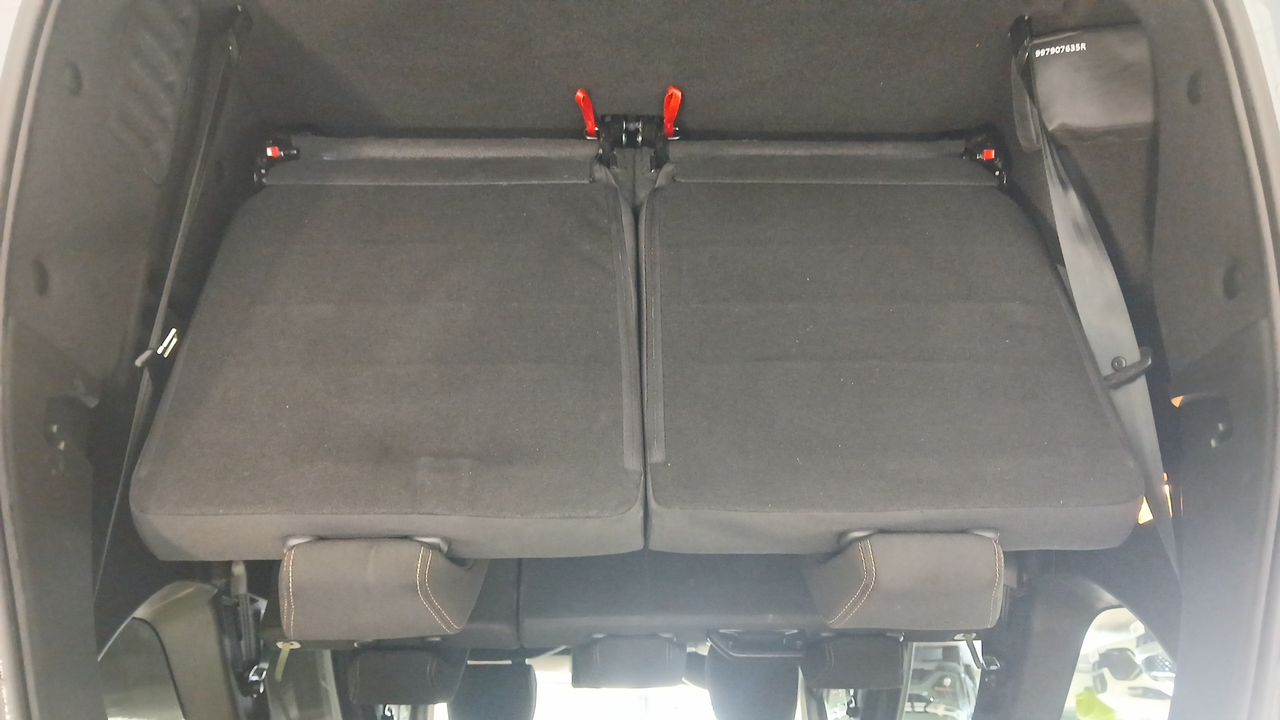 Dacia Jogger Hybrid 140 7 places GSR2 — photo 13