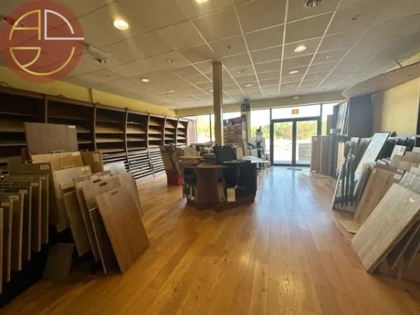 Local 433 m²