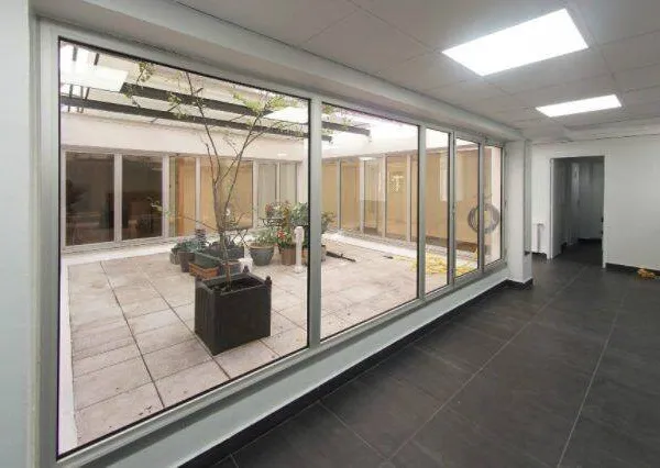 Bureau 2 pièces 350 m²