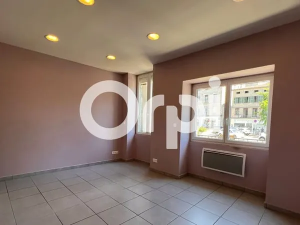 Bureau 73 m²