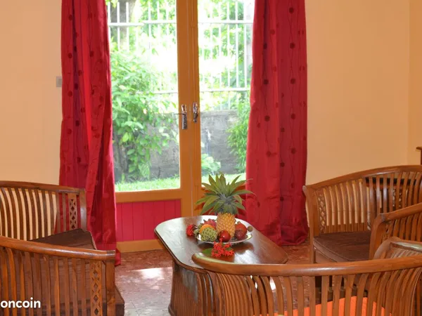 Apt F4 Meublé 100m²-St Pierre- Lg Paradis -1100