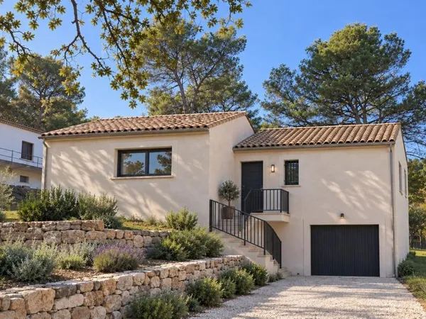 Terrain 627 m² La Roque D Antheron