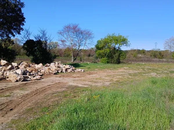 Terrain 320 m²