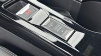 Peugeot 2008 1.2 PureTech 130ch S&S GT Pack EAT8 — photo 18
