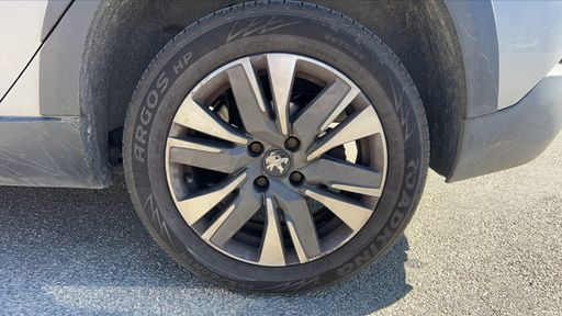 Peugeot 2008 1.2 PureTech 110 EAT6 - Allure – 2018 – 97986 km – Essence – Boîte Automatique — photo 5