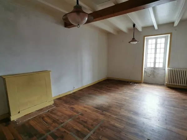 Immeuble à rénover à fort potentiel au Coeur de St Pierre Qu