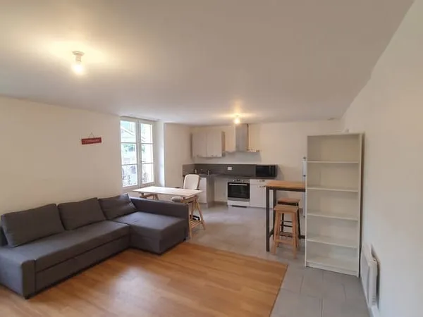 Appartement T3 de 69 m2 avec cuisine équipée et buanderie -