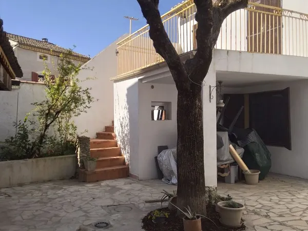 Bail d'un an studio meublé maison/terrasse