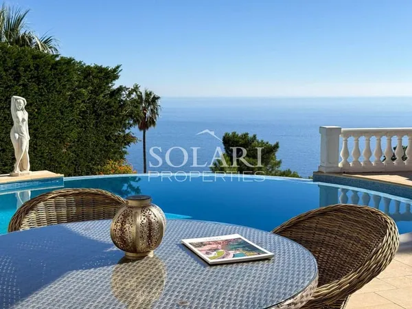 Villa 7 pièces 324 m²