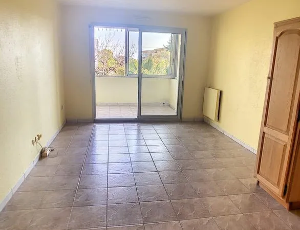 Antibes - Beau 2 pièces 29 m² + loggia fermée - parking - piscine