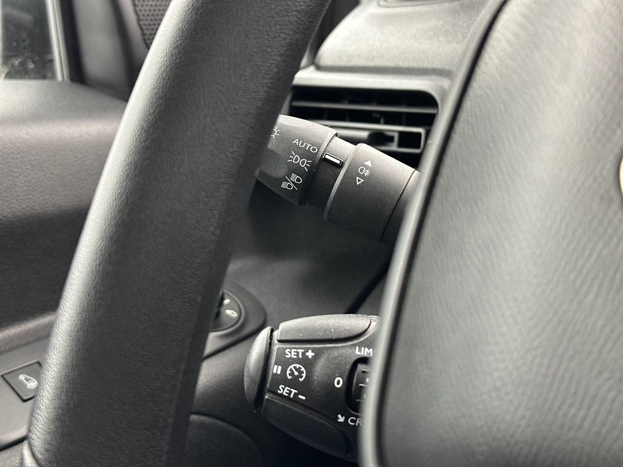 Peugeot Partner fourgon xl 950 kg bluehdi 100 s&s bvm6 — photo 17