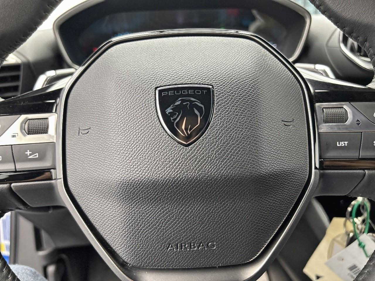 Peugeot 2008 hybrid 136 e-dcs6 style — photo 25