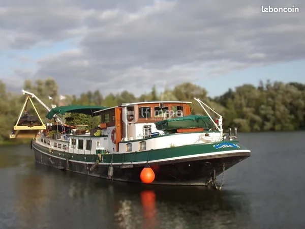Péniche 4 pièces 70 m²